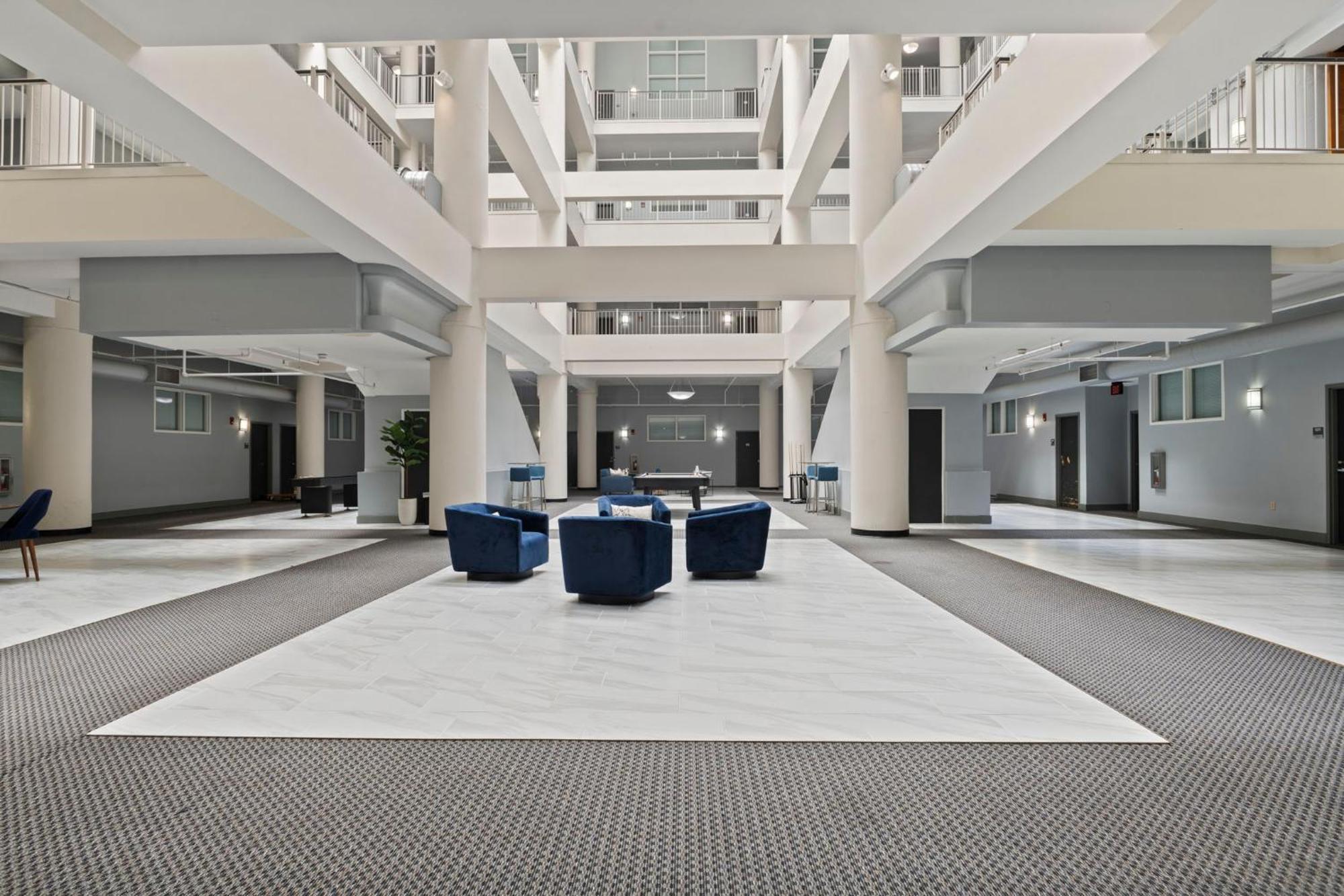 Indy Metro Stay - Sleeps 8 - Skywalk Access - Monument Circle Indianapolis Eksteriør bilde