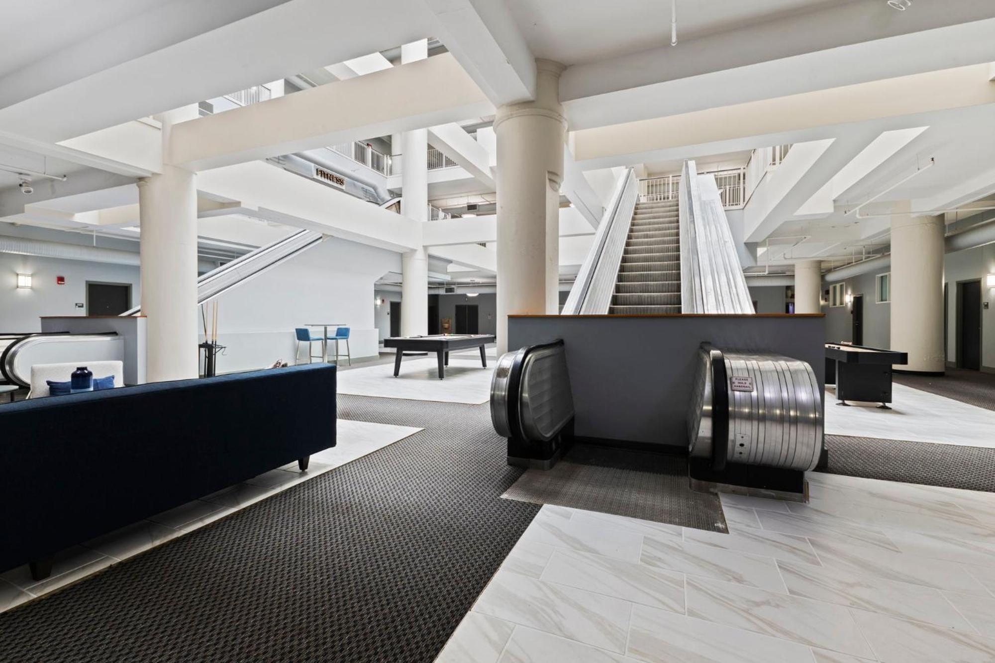 Indy Metro Stay - Sleeps 8 - Skywalk Access - Monument Circle Indianapolis Eksteriør bilde