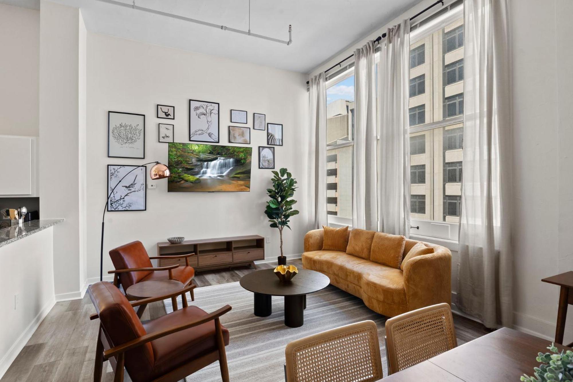 Indy Metro Stay - Sleeps 8 - Skywalk Access - Monument Circle Indianapolis Eksteriør bilde