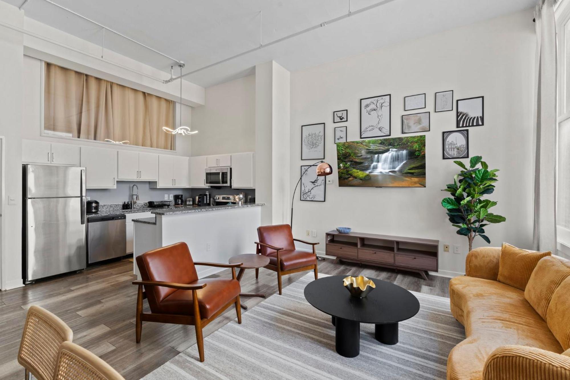 Indy Metro Stay - Sleeps 8 - Skywalk Access - Monument Circle Indianapolis Eksteriør bilde