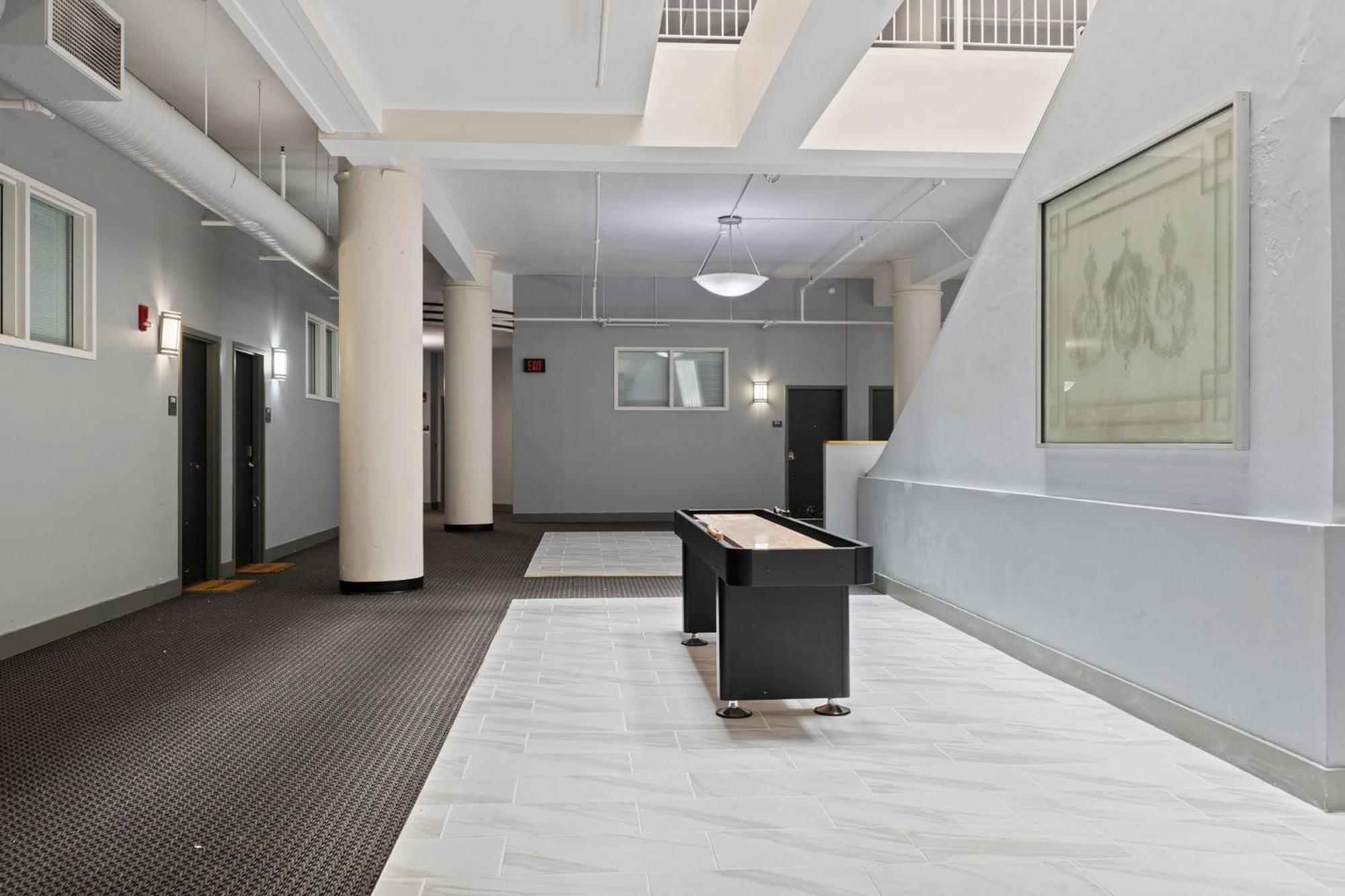 Indy Metro Stay - Sleeps 8 - Skywalk Access - Monument Circle Indianapolis Eksteriør bilde